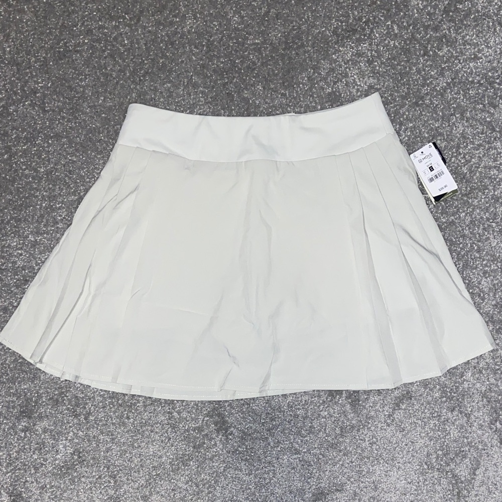 Ardene Medium White Pleated Athletic Skirt with built in shorts